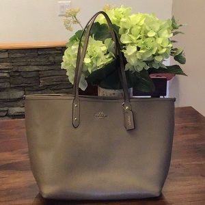Large Coach Crossgrain Leather Tote